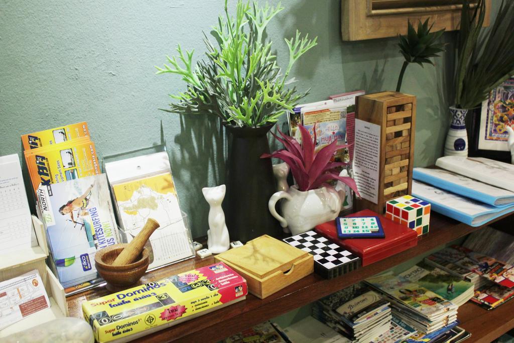 Chanchala Cafe & Hostel Hua Hin Ngoại thất bức ảnh
