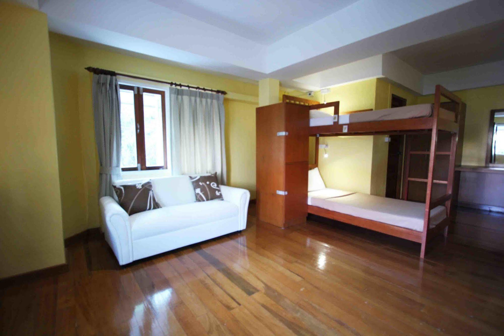 Chanchala Cafe & Hostel Hua Hin Ngoại thất bức ảnh